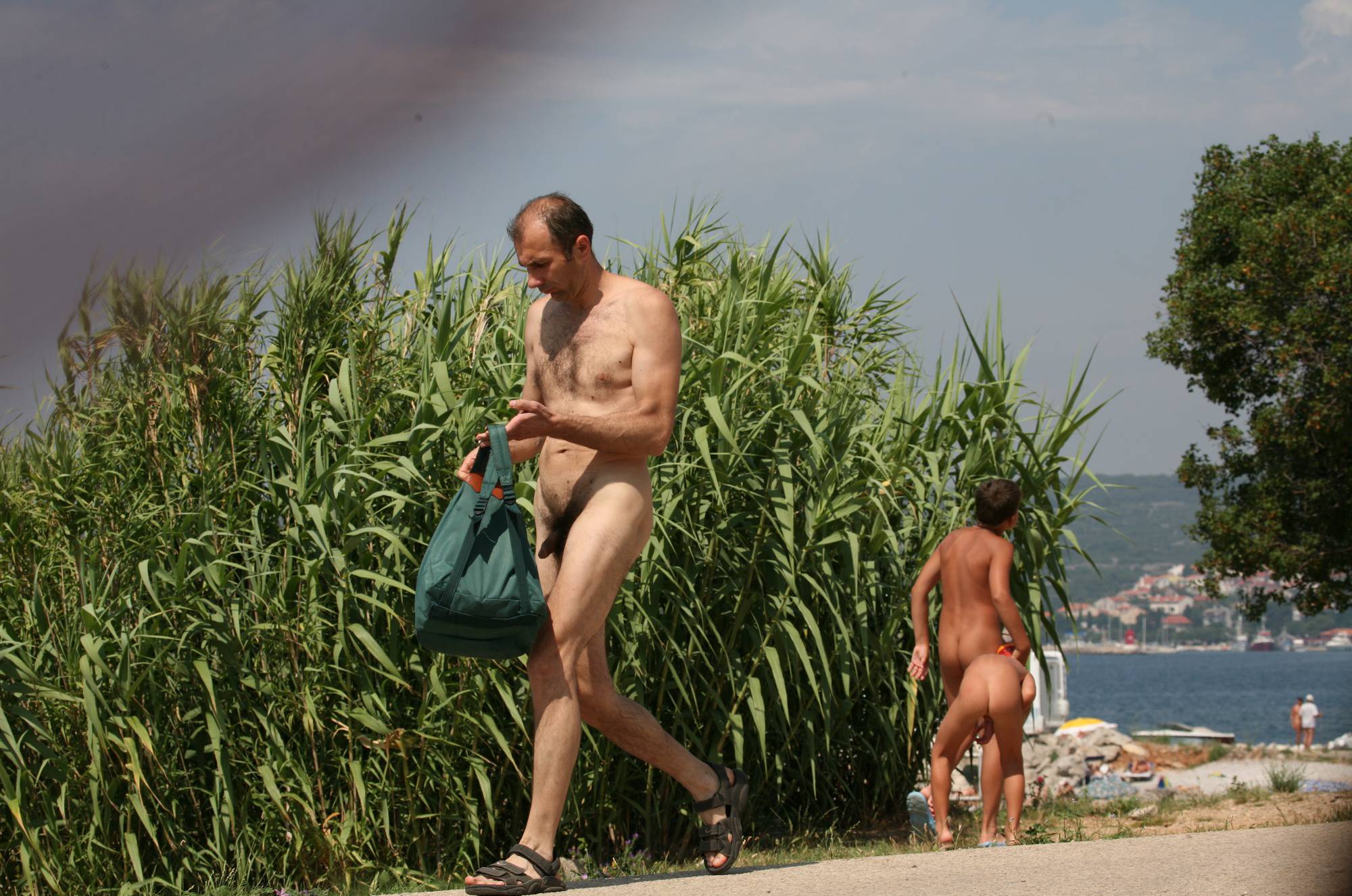 Nudist Photos Bondi Beach-Park Pass By - 2