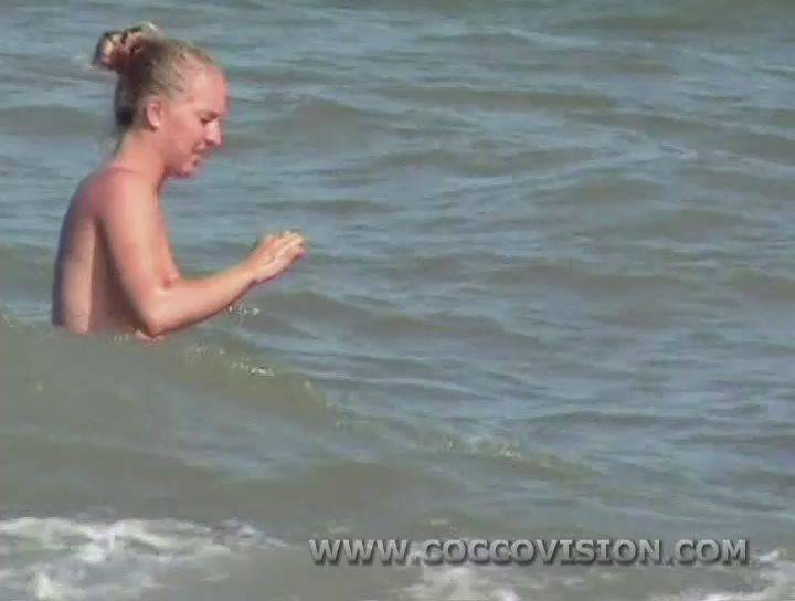 Nudist Videos Lola Loves Playa Vera 04 - 1