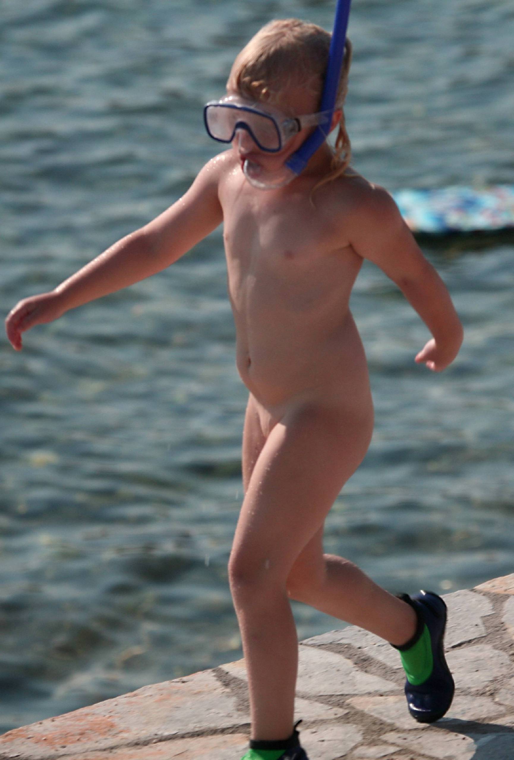 Nudist Pictures Naturist Shore Passer Bys - 1